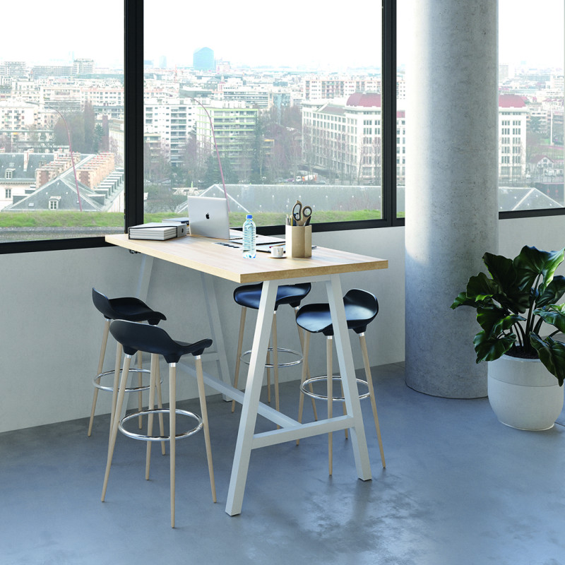 Tabouret en ABS et pieds bois massif Omalet