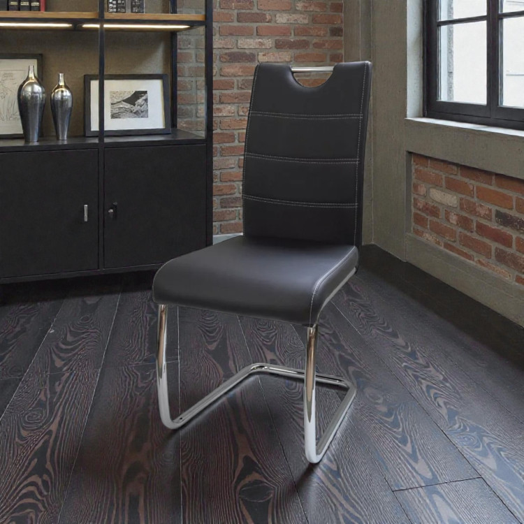 Chaise de salle à manger design métal et PU noir Raffie