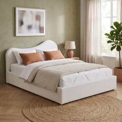 Lit coffre en tissu bouclette blanc à tête de lit ondulée Houlette