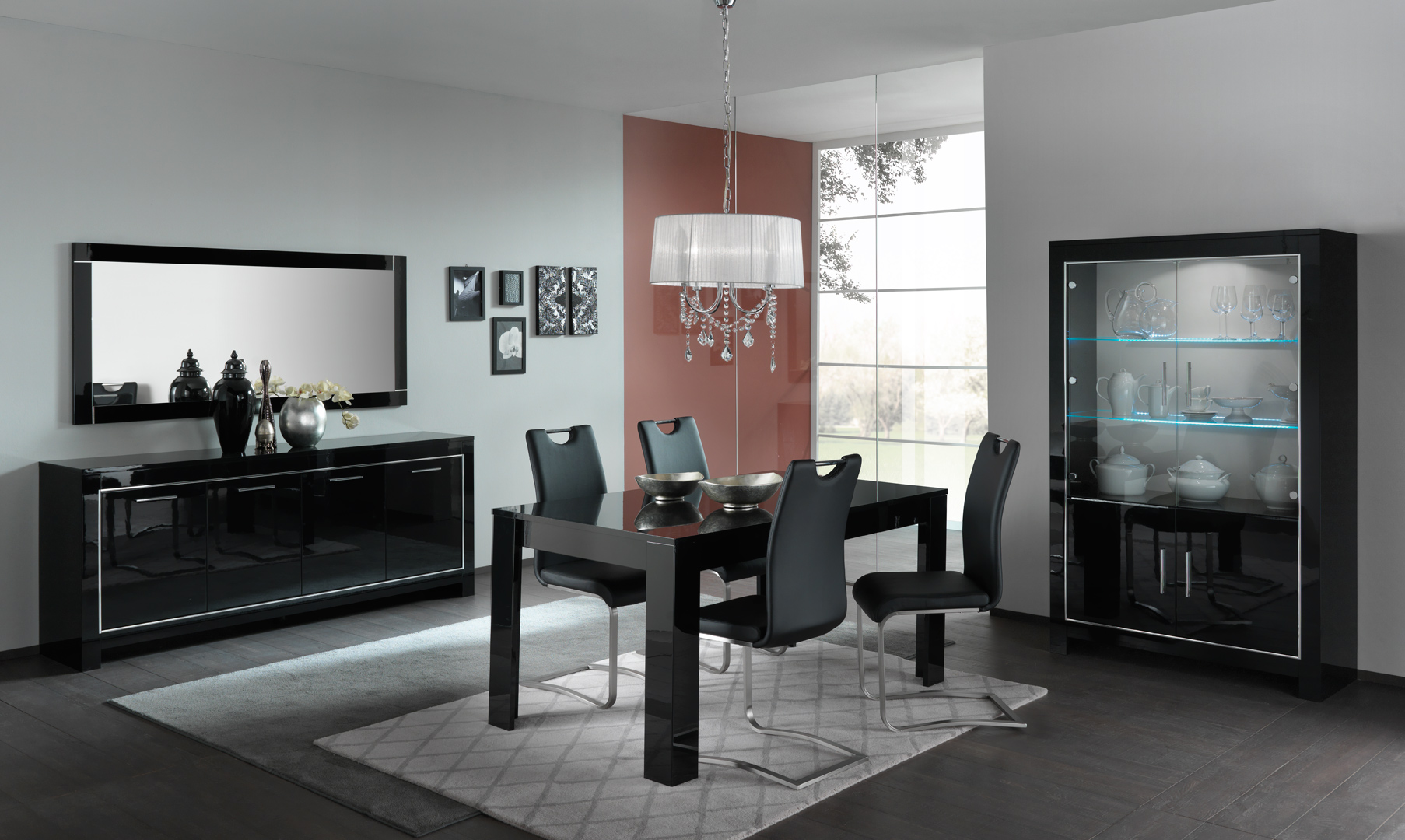 Table de salle à manger design laquée noire Manuella