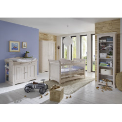 Chambre bébé style nature en pin blanchi Amalia