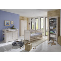 Chambre bébé style nature en pin blanchi Amalia