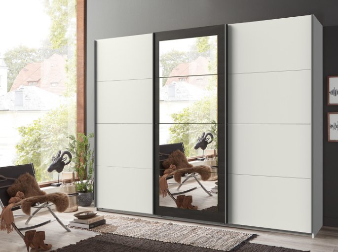 Penderie à portes coulissantes blanches et profils foncés