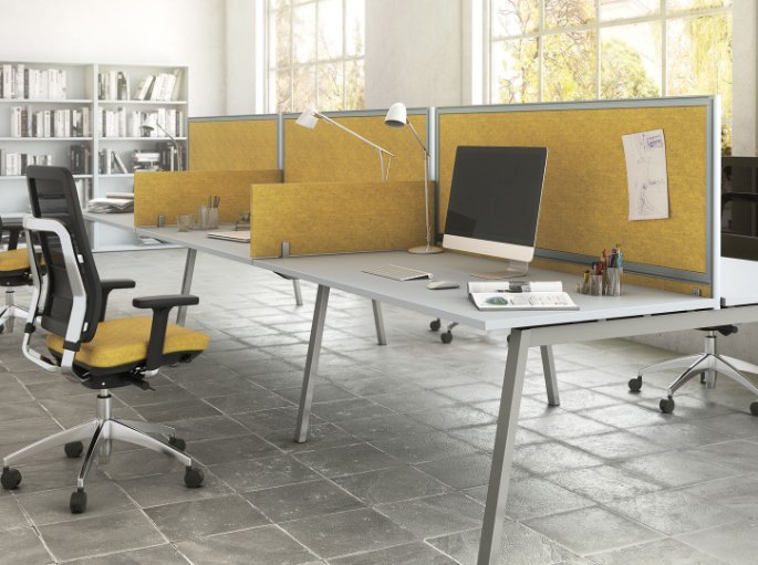 Plateau partagé équipé d'un séparateur central textile de faible hauteur