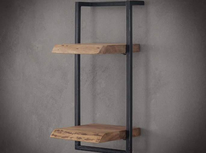 Étagère murale en bois et métal noir de style industriel sur un mur gris