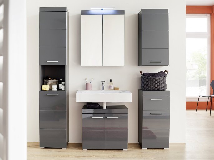 Ensemble de rangement gris laqué avec colonnes étroites de part et d’autre du lavabo