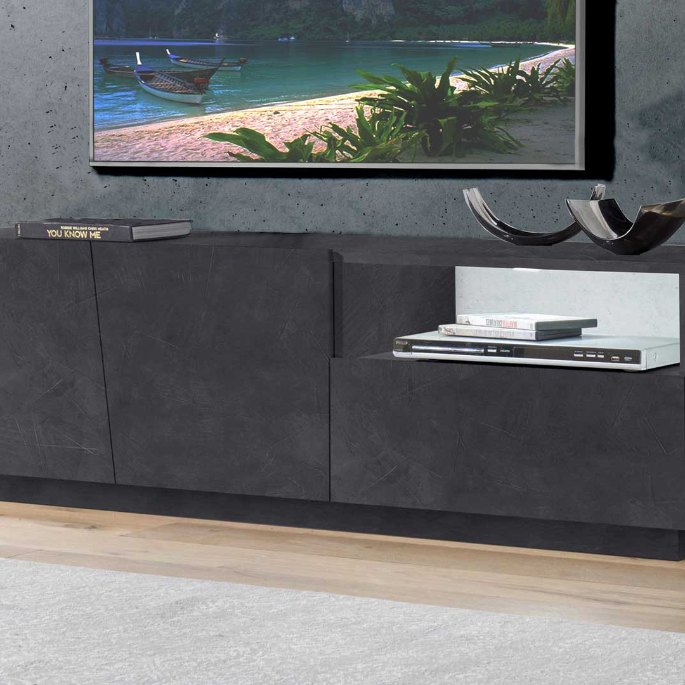 Console de 150 cm sous un téléviseur centré sur le canapé