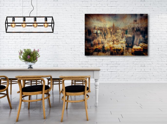 Barre à ampoules au-dessus d'une grande table de repas devant un mur de briques blanches