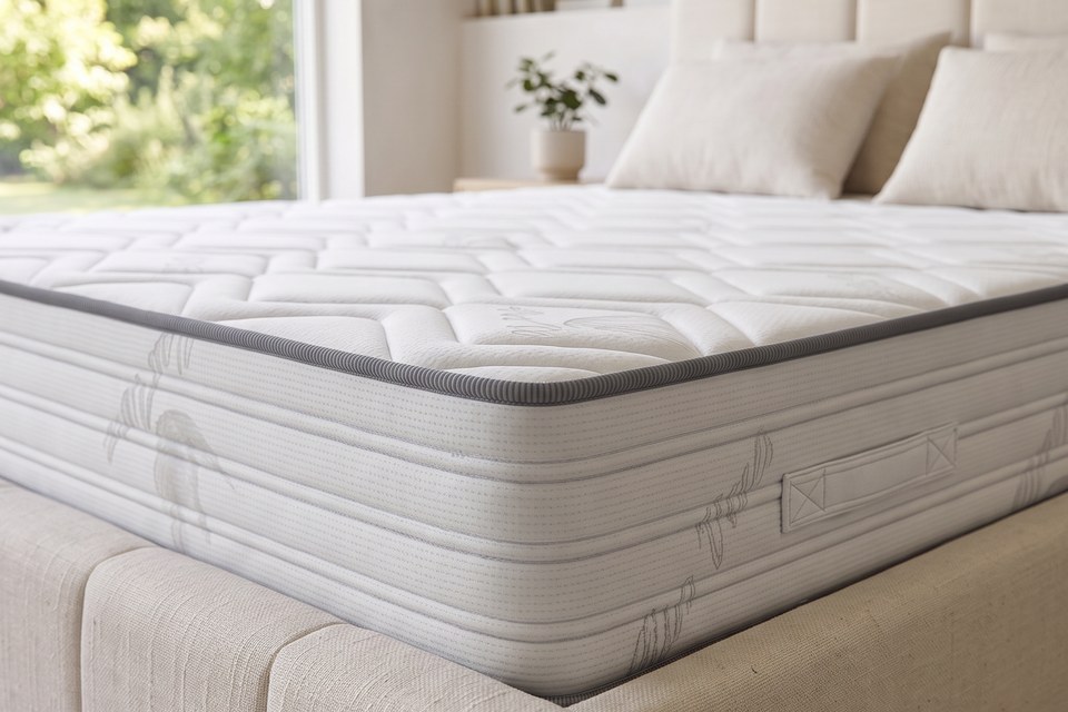 Angle du matelas Rempart : coutil AloeSkin et bande latérale à poignées